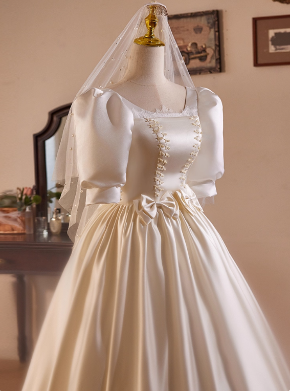 Robe de mariée beauté A-Line, décolleté en cœur, plissée, D3302