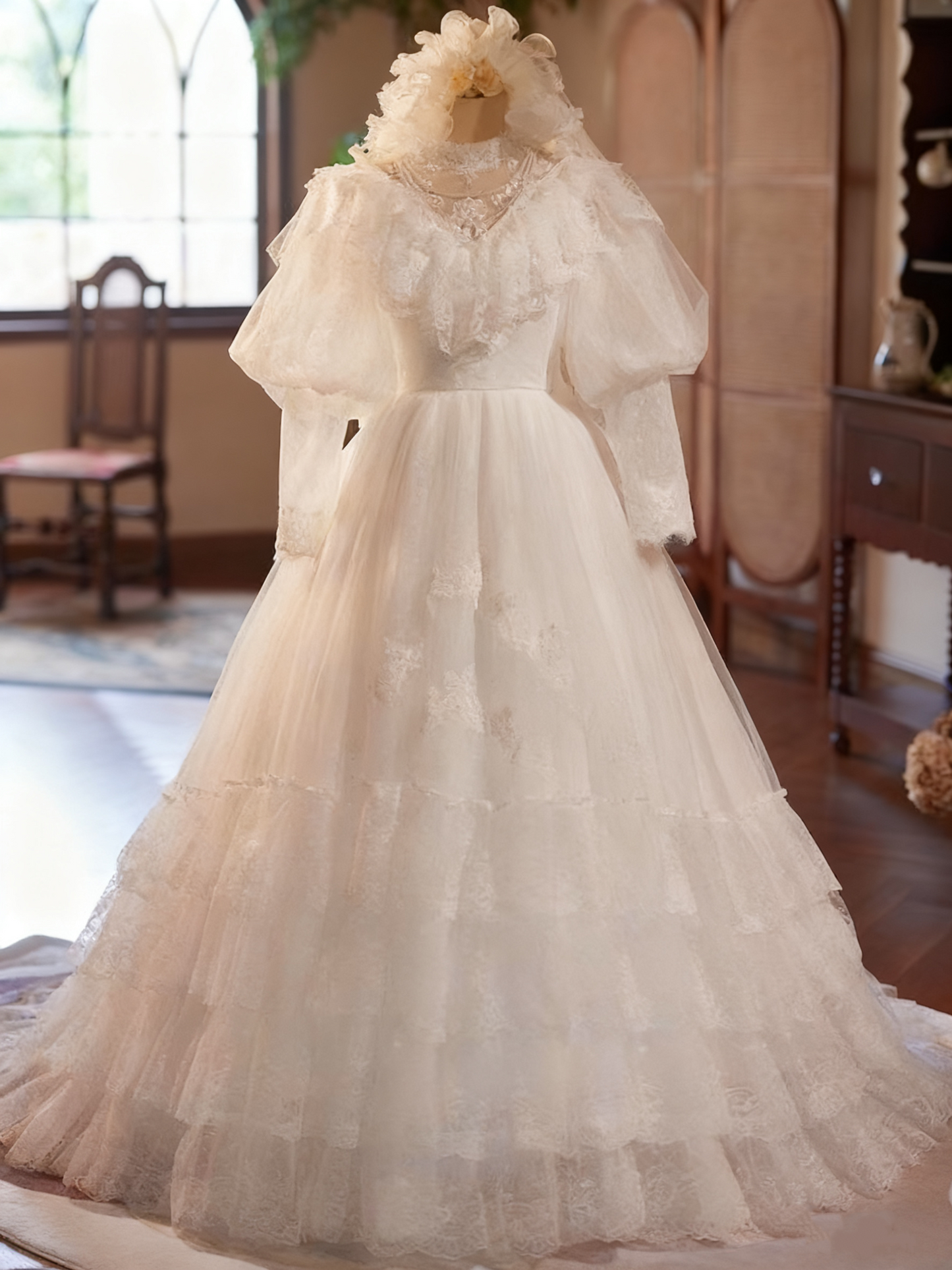 Vintage Wedding Dress High Collar Pleated Lace Wedding Dress  D3739