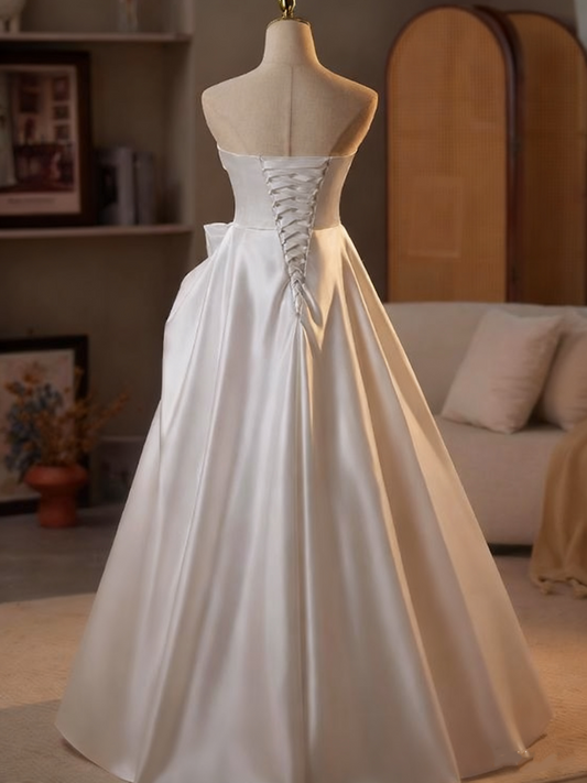 Robe de mariée beauté A-Line, décolleté en cœur, plissée, D3302