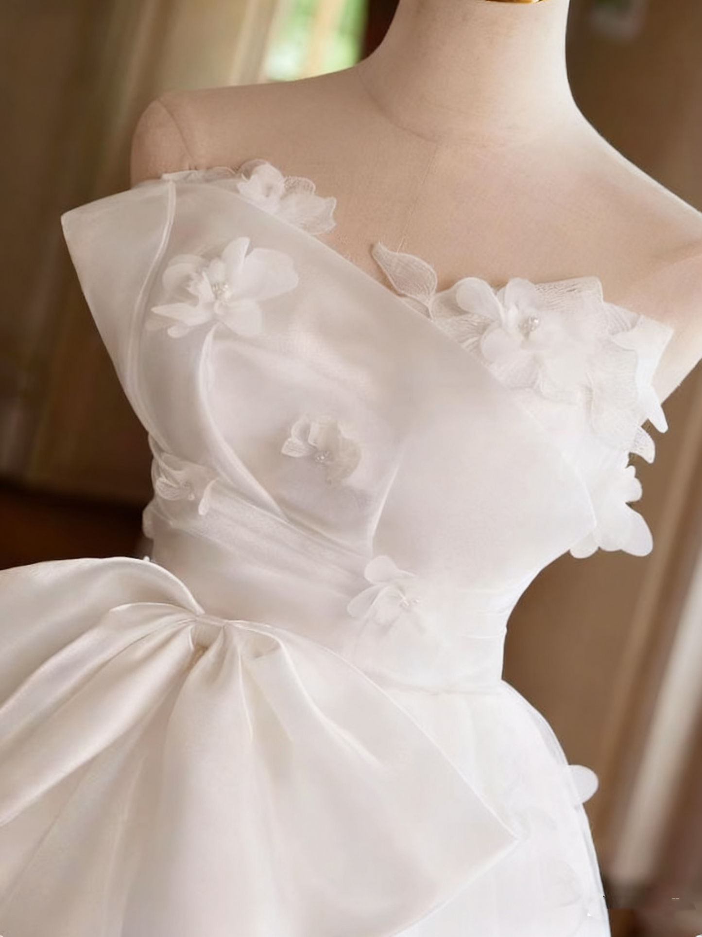 Robe de mariée beauté A-Line, décolleté en cœur, plissée, D3302