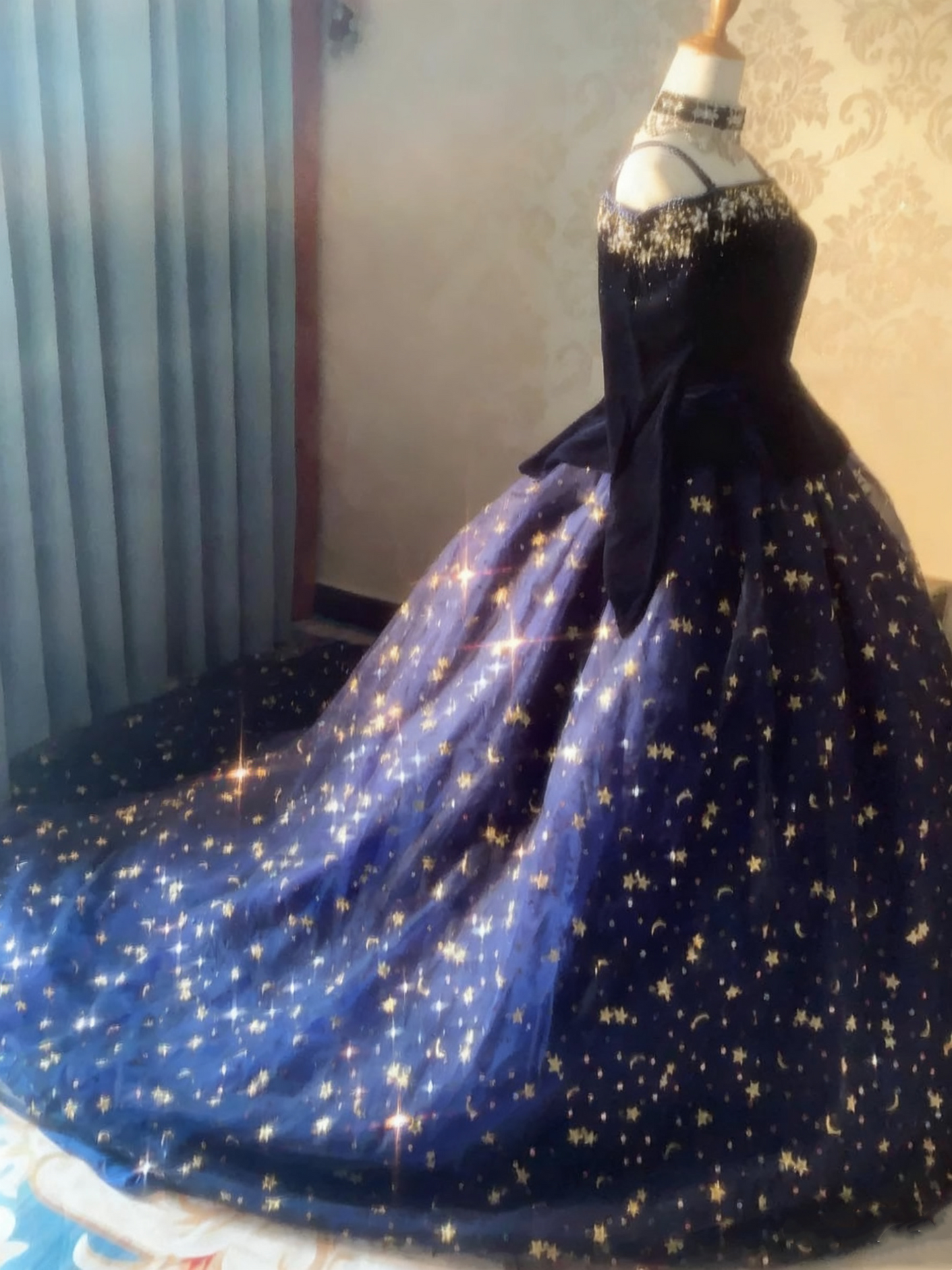 New Arrival Prom Dress Spaghetti Straps Crystal Pleated Ball Gown Quinceanera Dress Birthday Outfits   D3765