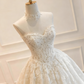Robe de mariée beauté A-Line, décolleté en cœur, plissée, D3302