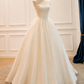 Robe de mariée beauté A-Line, décolleté en cœur, plissée, D3302