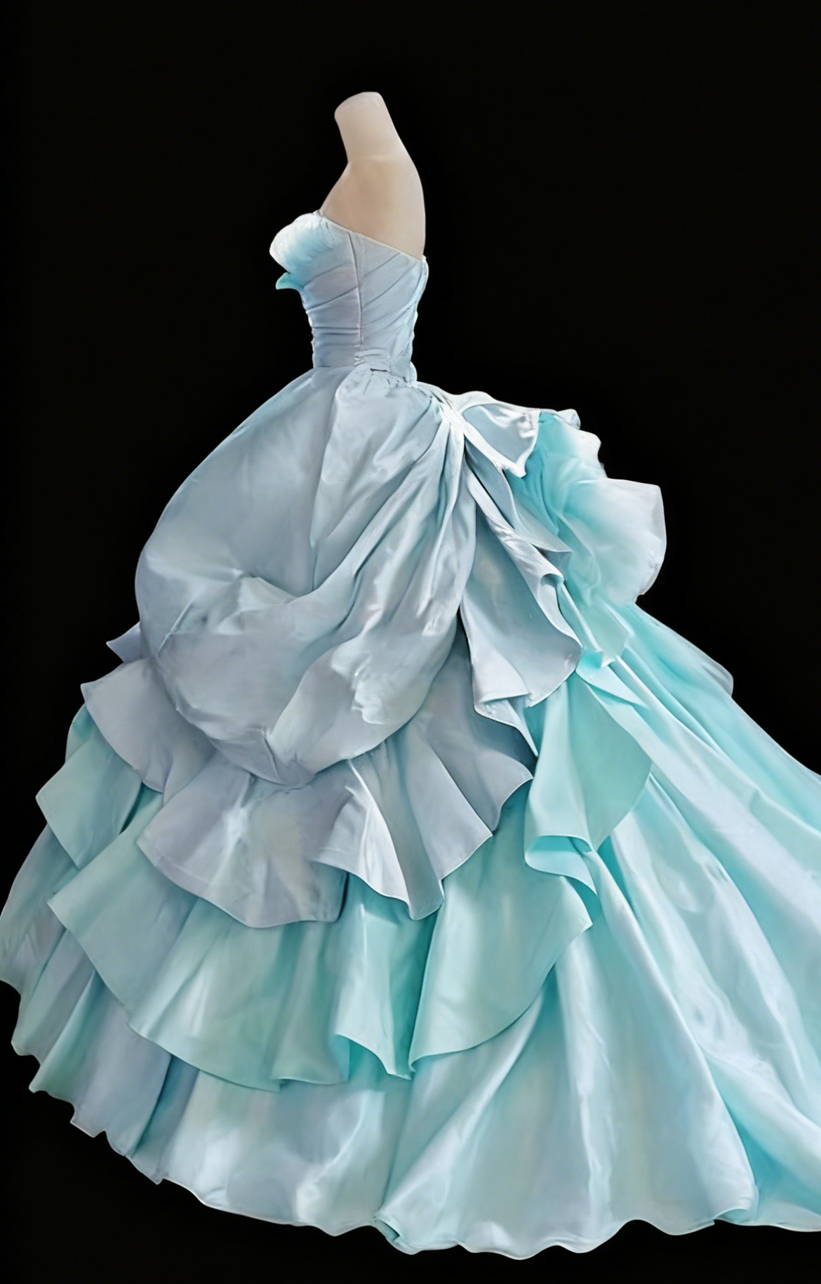 Pretty Prom Dress Strapless Pleated Ball Gown Quinceanera Dress Evening Dress Birthday Outfits     D3800