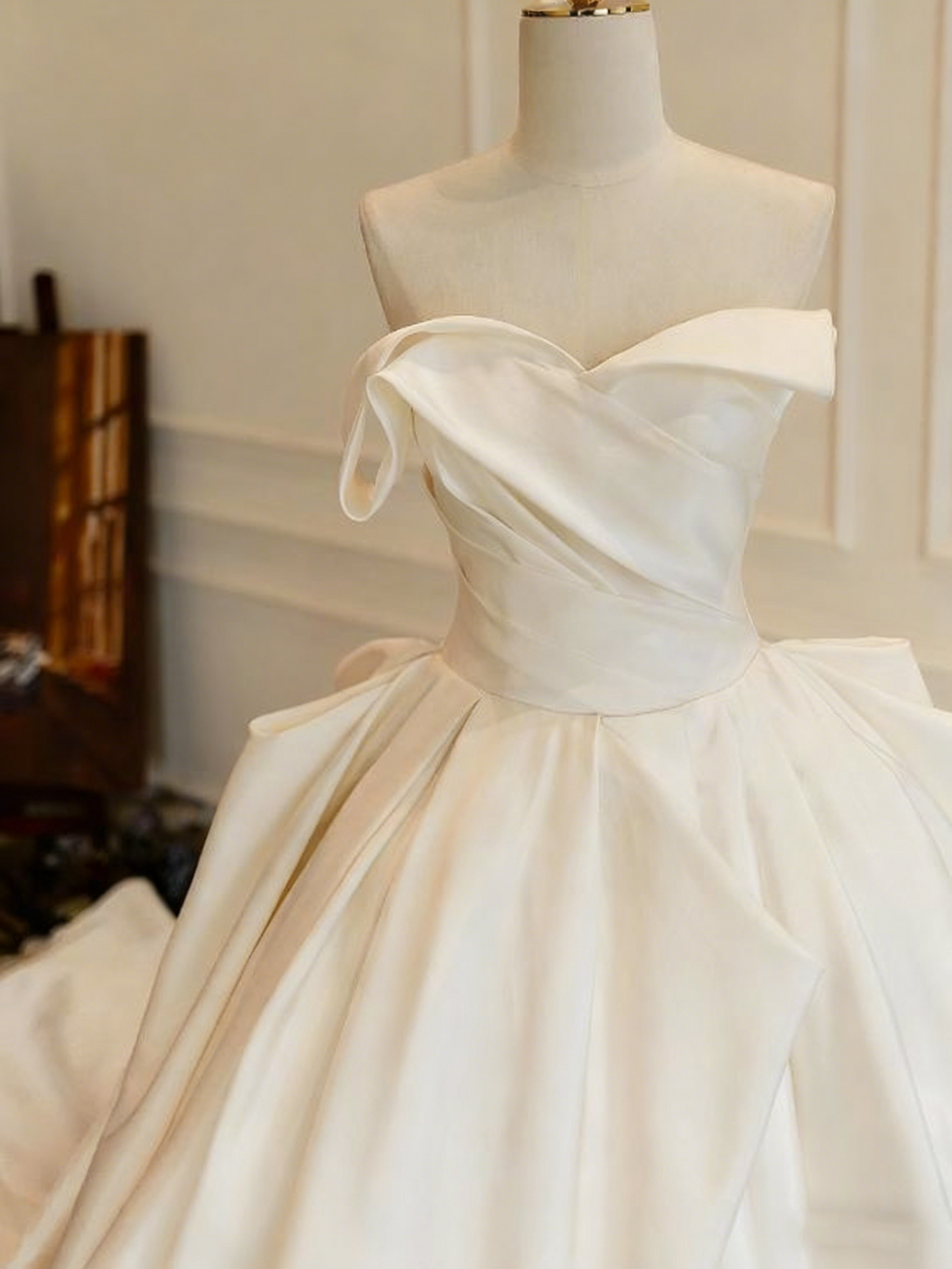 Minimalist Wedding Dress Asymmetrical Neck Pleated Wedding Dress  D3807