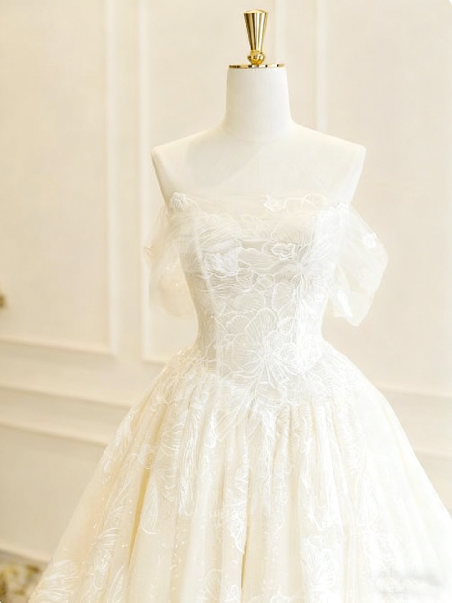 New Arrival Wedding Dress Off Shoulder Tulle Pleated Wedding Dress  D3818