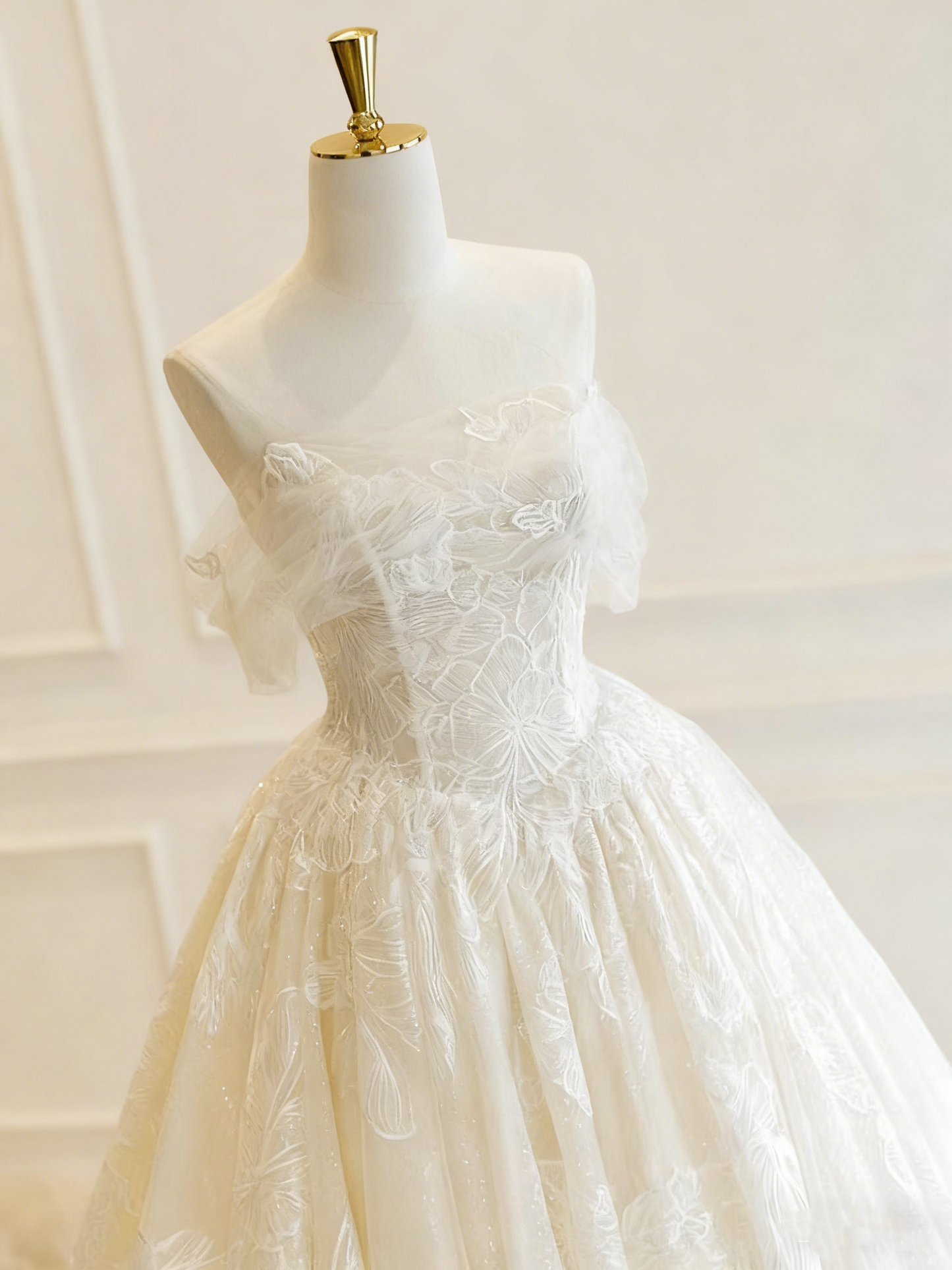New Arrival Wedding Dress Off Shoulder Tulle Pleated Wedding Dress  D3818