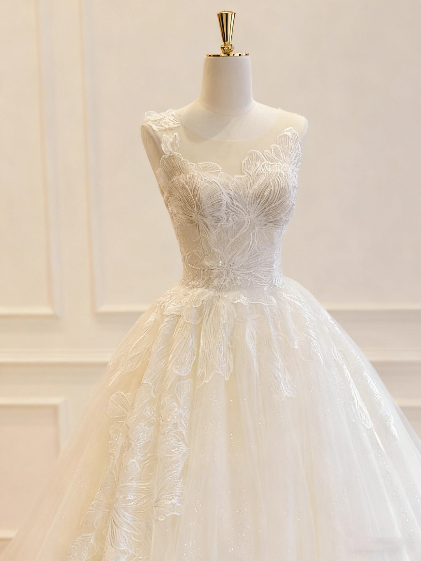 Gorgeous Wedding Dress Crew Neck Pleated Tulle Wedding Dress     D3827
