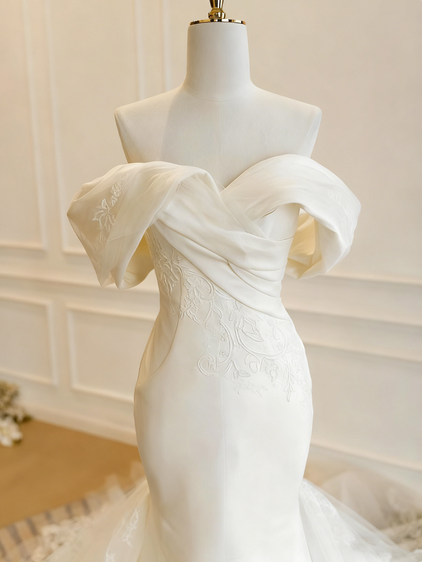 Robe de mariée beauté A-Line, décolleté en cœur, plissée, D3302
