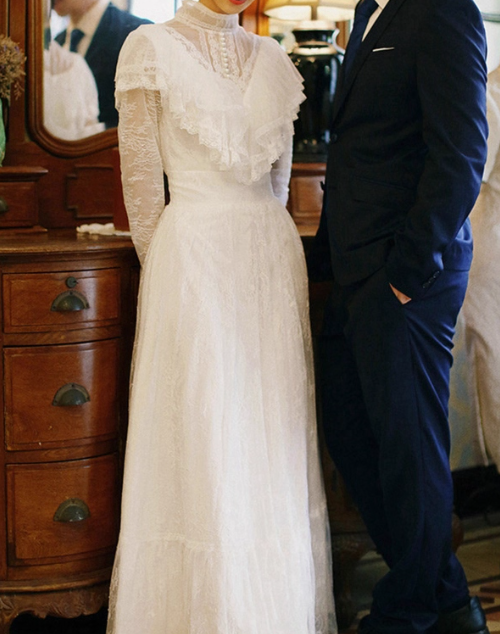 Retro Wedding Dress High Collar Lace Pleated Wedding Dress D3864