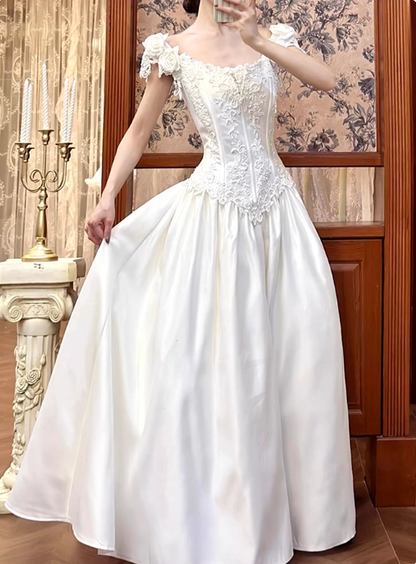 Retro Wedding Dress Crew Neck Short Sleeves Wedding Dress  D3867