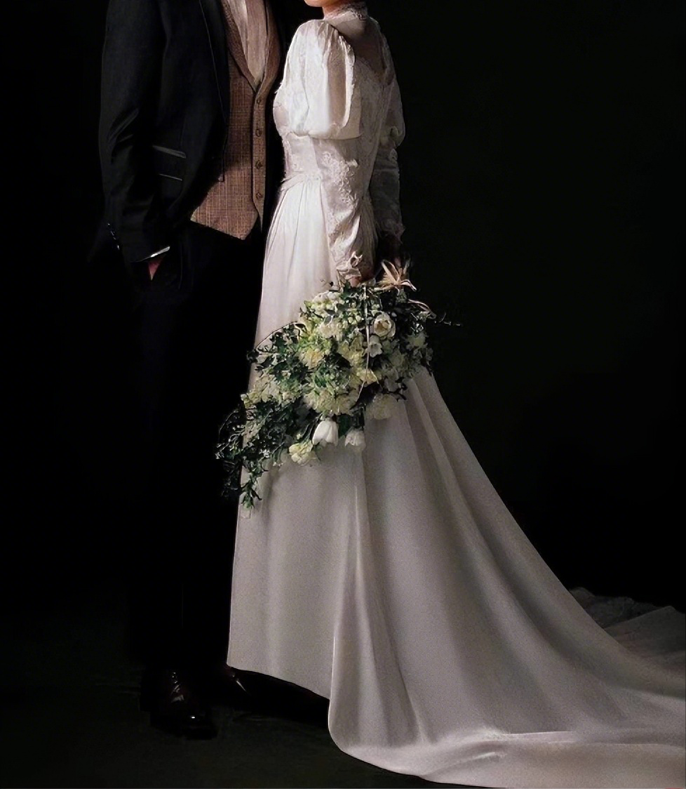 Retro Wedding Dress High Collar Pleated Wedding Dresss  D3869