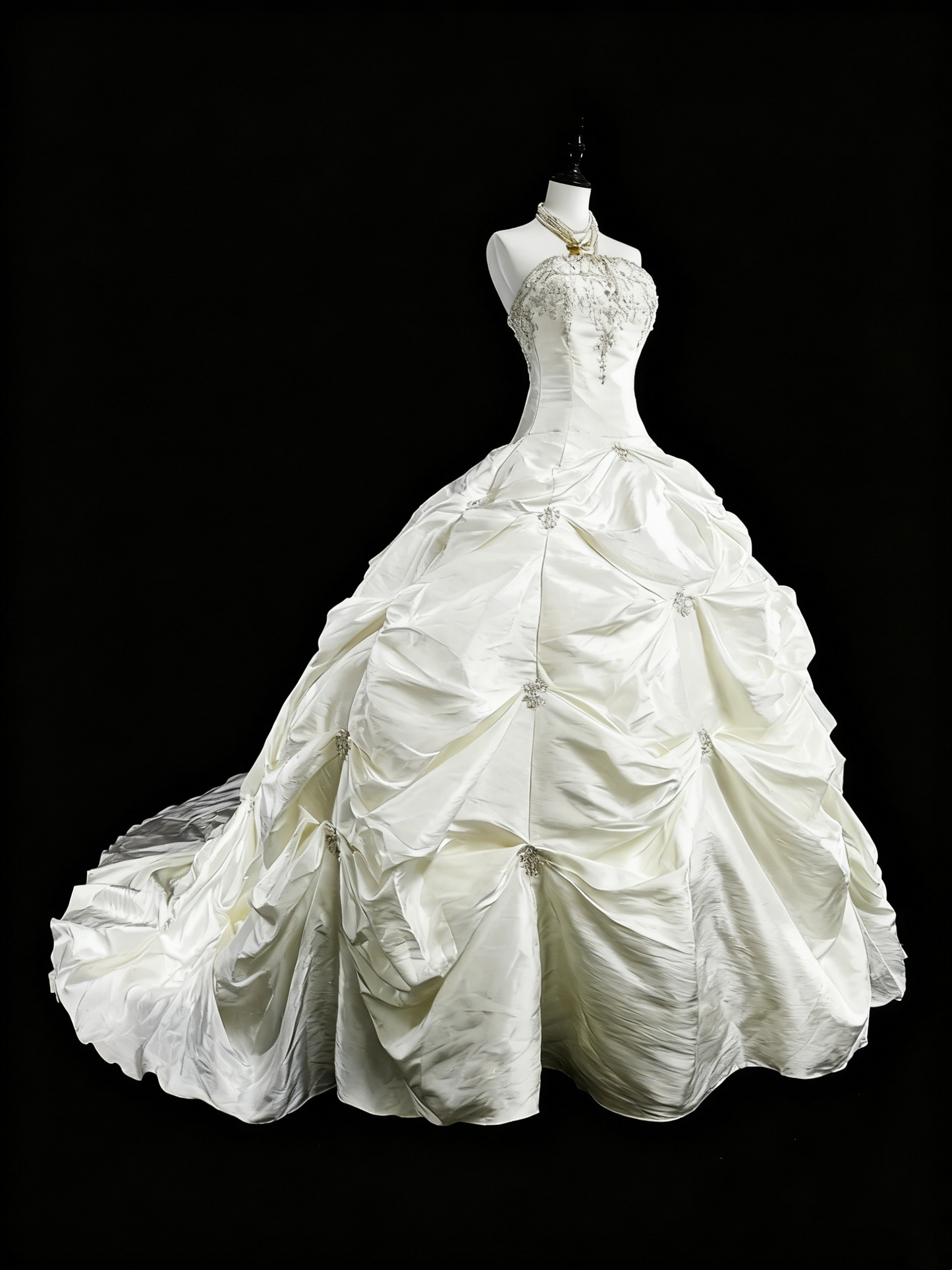 Robe de mariée beauté A-Line, décolleté en cœur, plissée, D3302