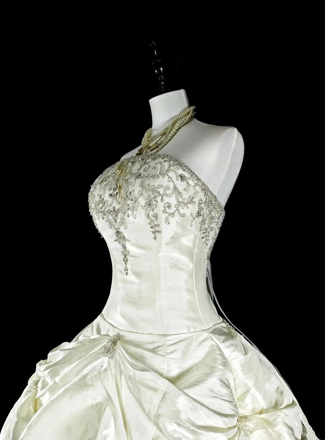 Robe de mariée beauté A-Line, décolleté en cœur, plissée, D3302