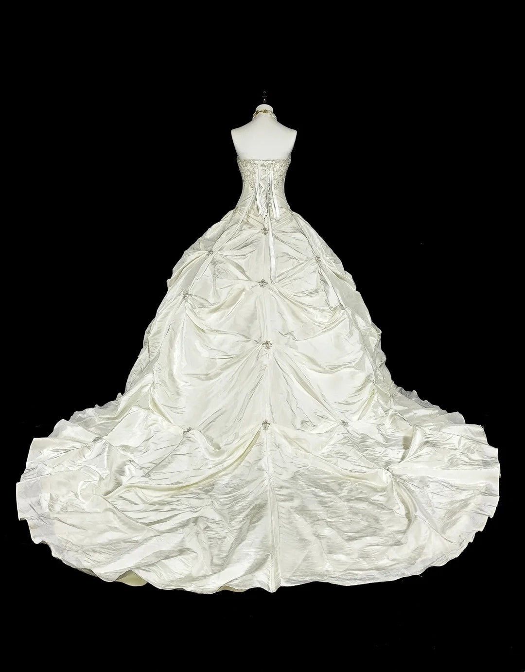 Robe de mariée beauté A-Line, décolleté en cœur, plissée, D3302