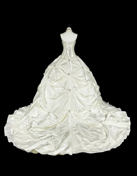 Robe de mariée beauté A-Line, décolleté en cœur, plissée, D3302