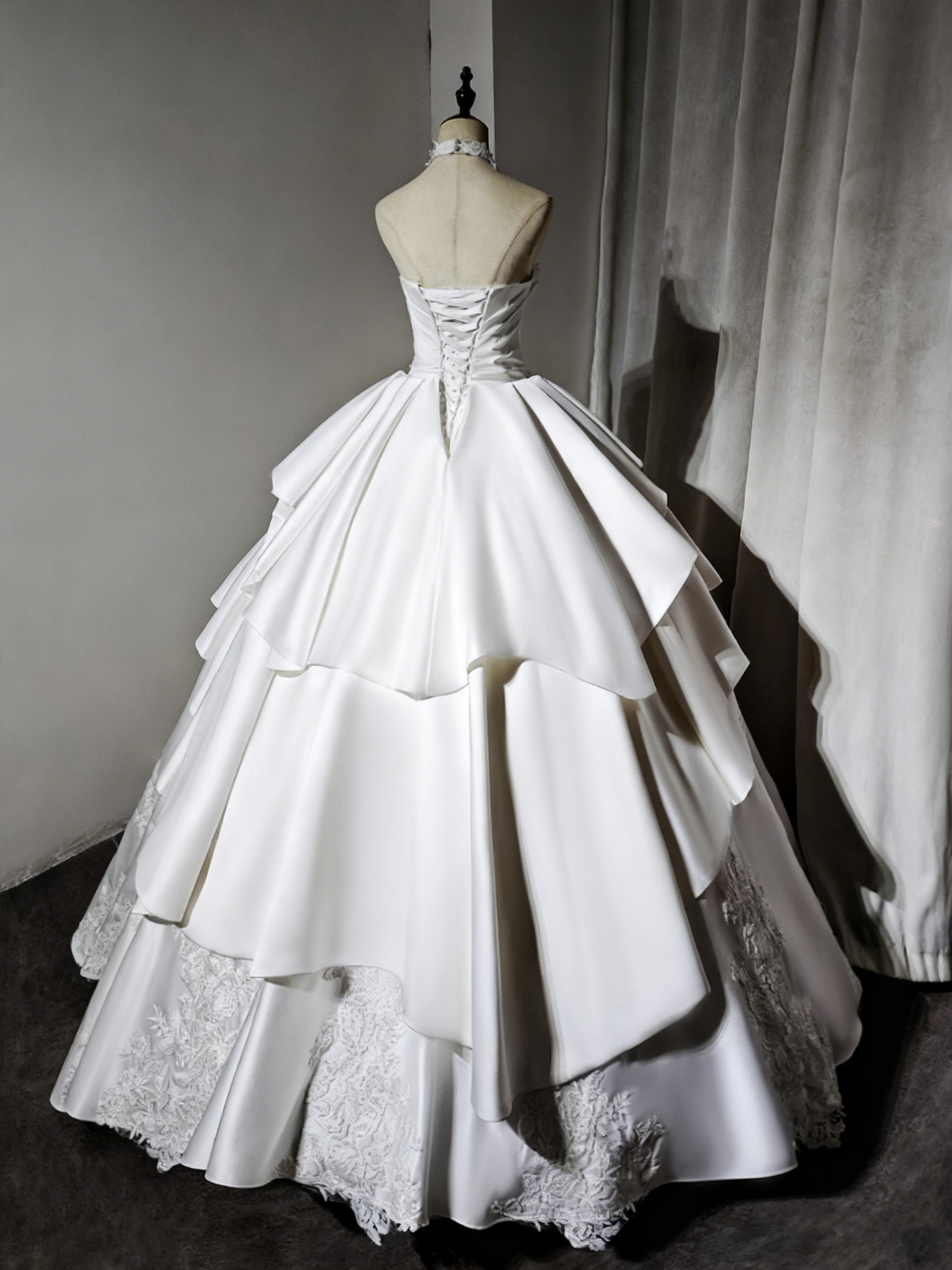 Newest Wedding Dress Halter Pleated Tiered Wedding Dress  D3892