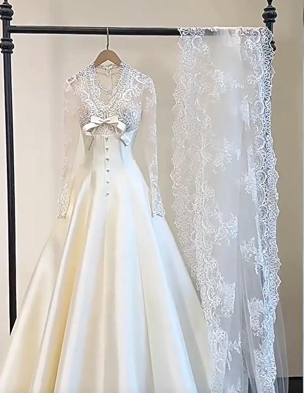 Robe de mariée beauté A-Line, décolleté en cœur, plissée, D3302