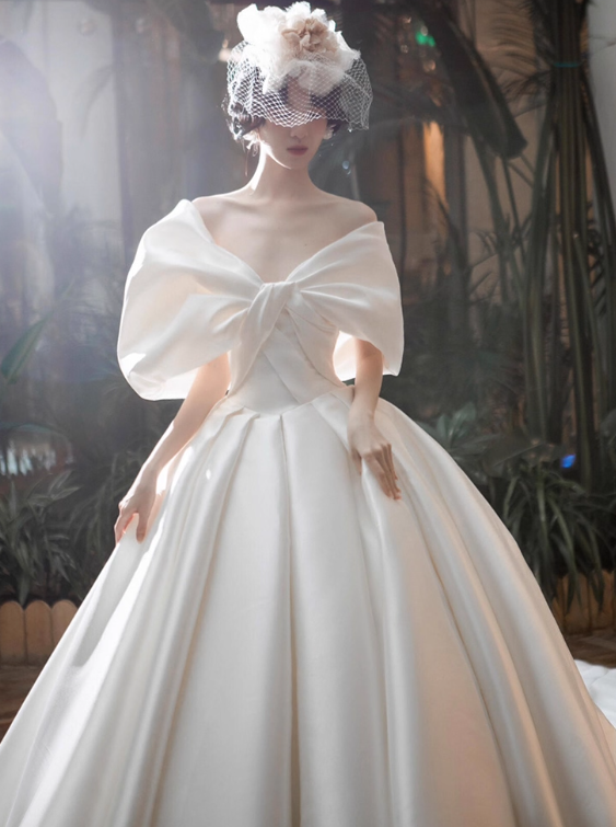 Robe de mariée beauté A-Line, décolleté en cœur, plissée, D3302