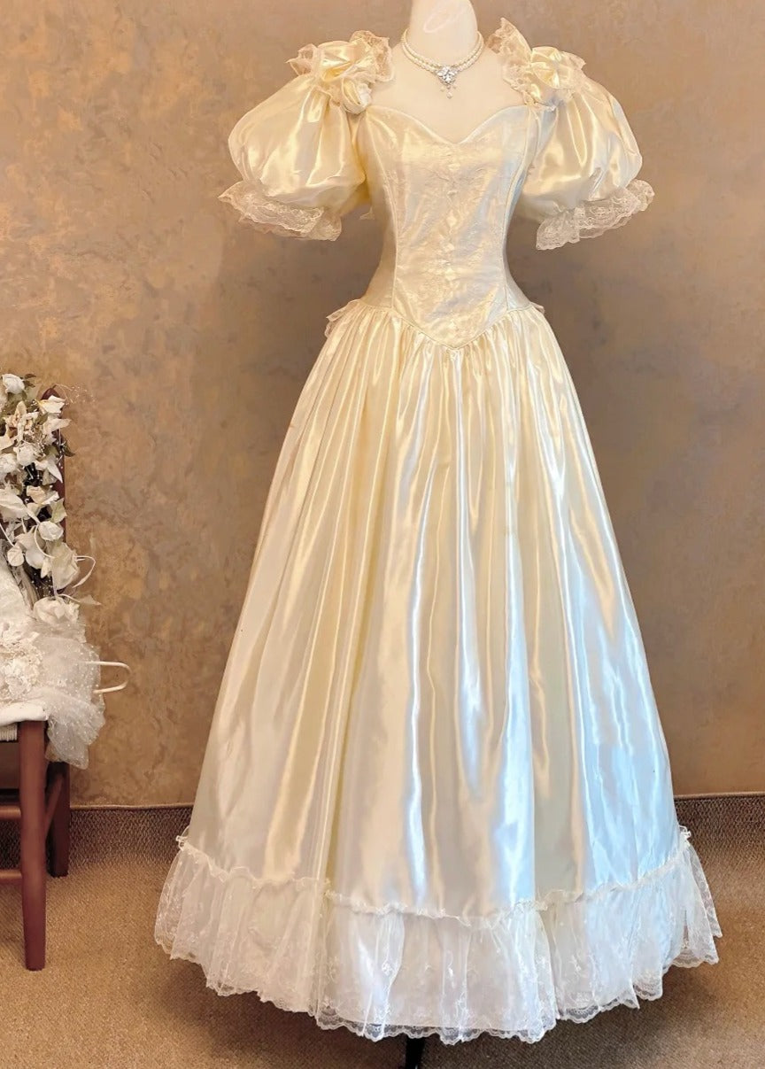Retro Wedding Dress Satin Sweetheart Pleated Wedding Dress  D3953