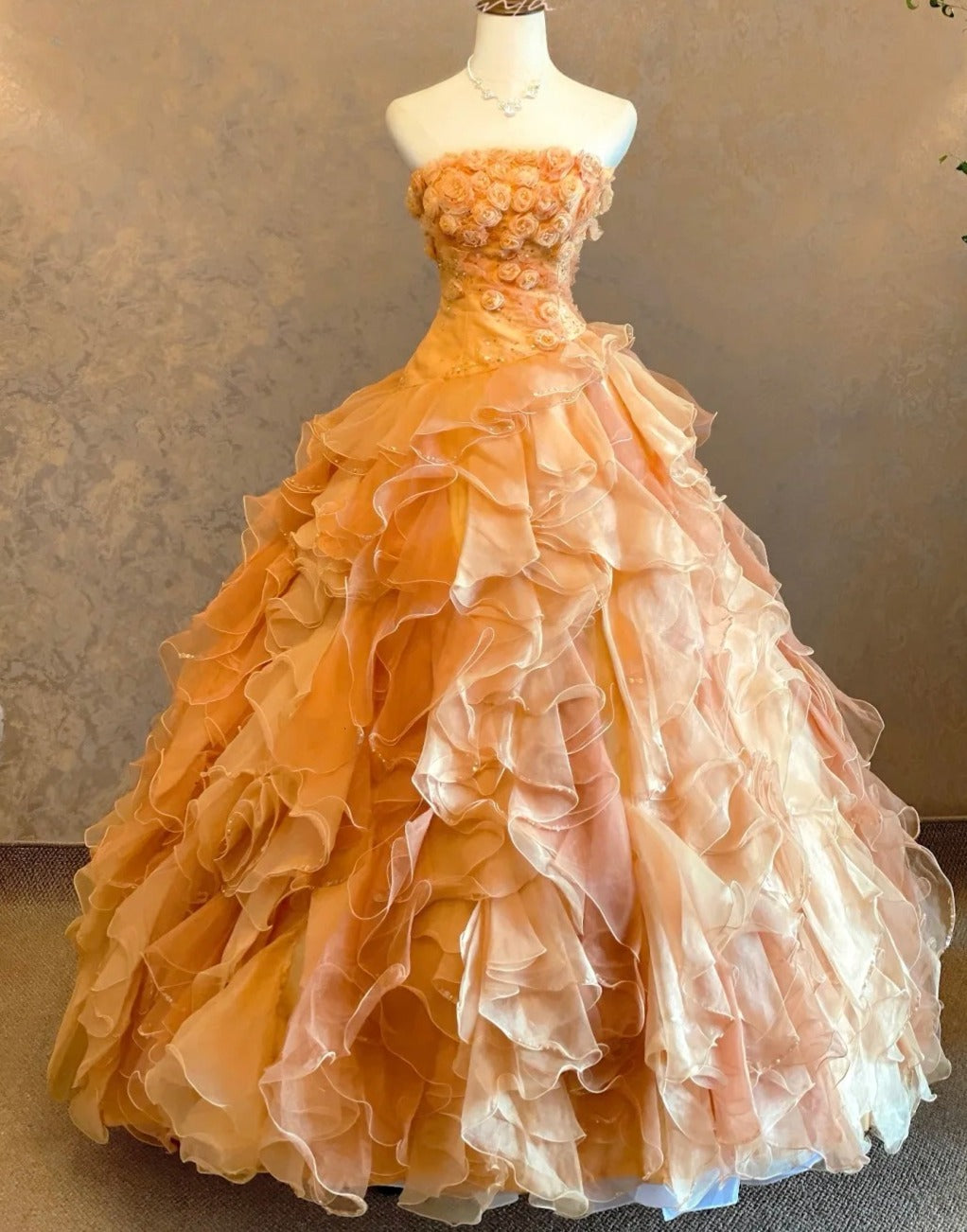 Pretty Prom Dress Strapless Tiered Ruffle Ball Gown Evening Dress Birthday Party Outfits    D3957