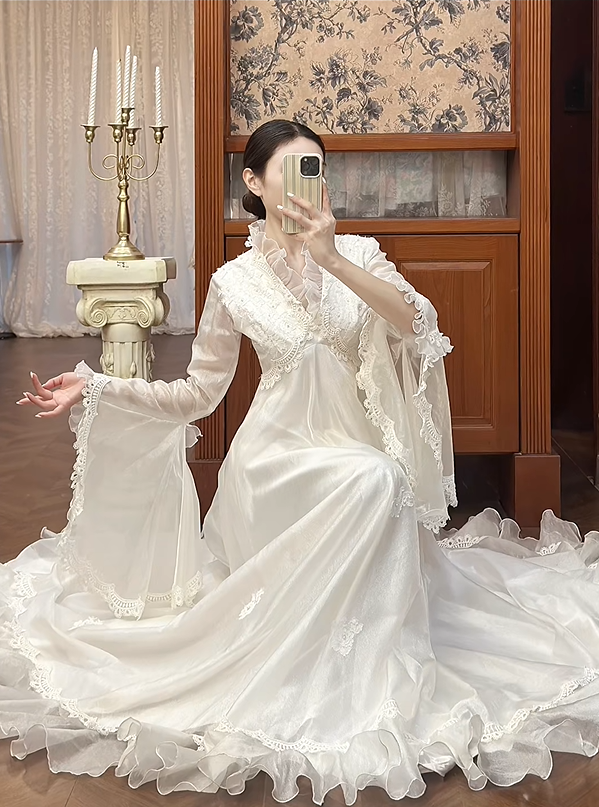 Retro Wedding Dress V-neck Pleated Tulle Wedding Dress  D3977