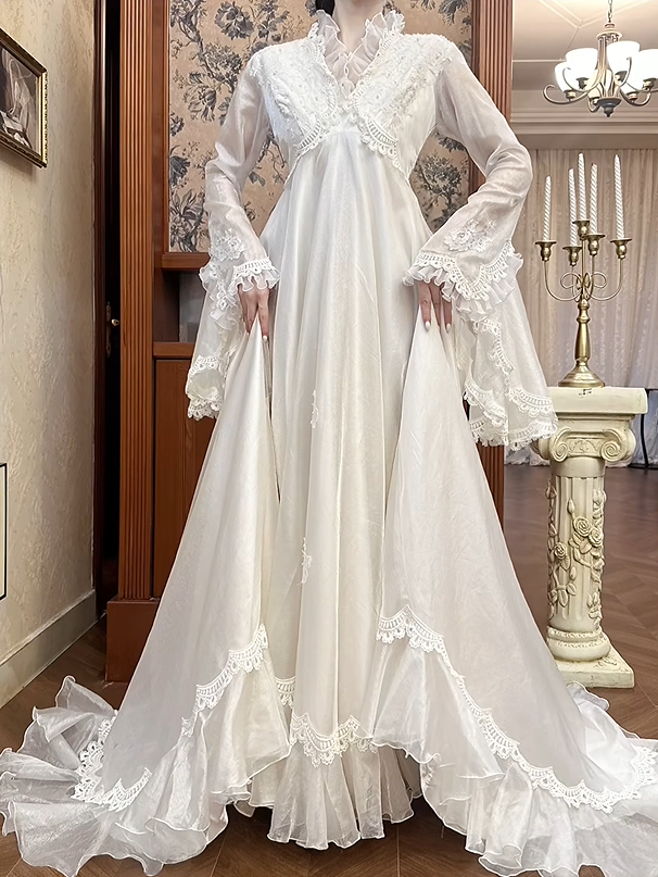 Retro Wedding Dress V-neck Pleated Tulle Wedding Dress  D3977