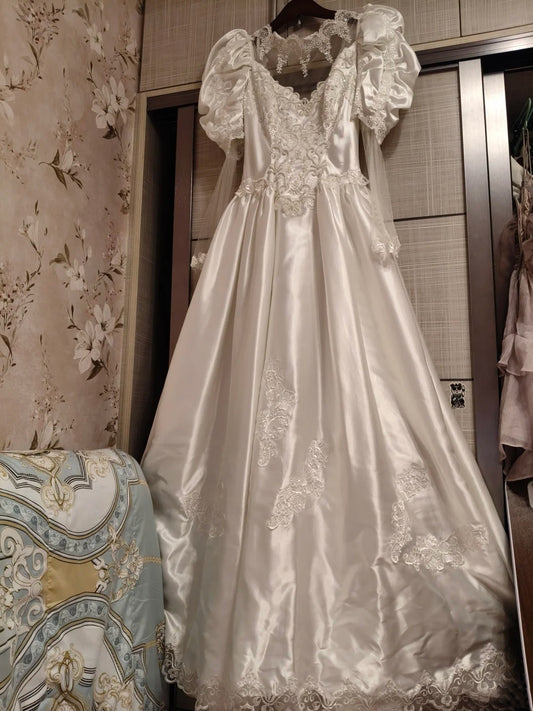 Vintage Wedding Dress Long Sleeves Backless Lace Wedding Dress  D3996