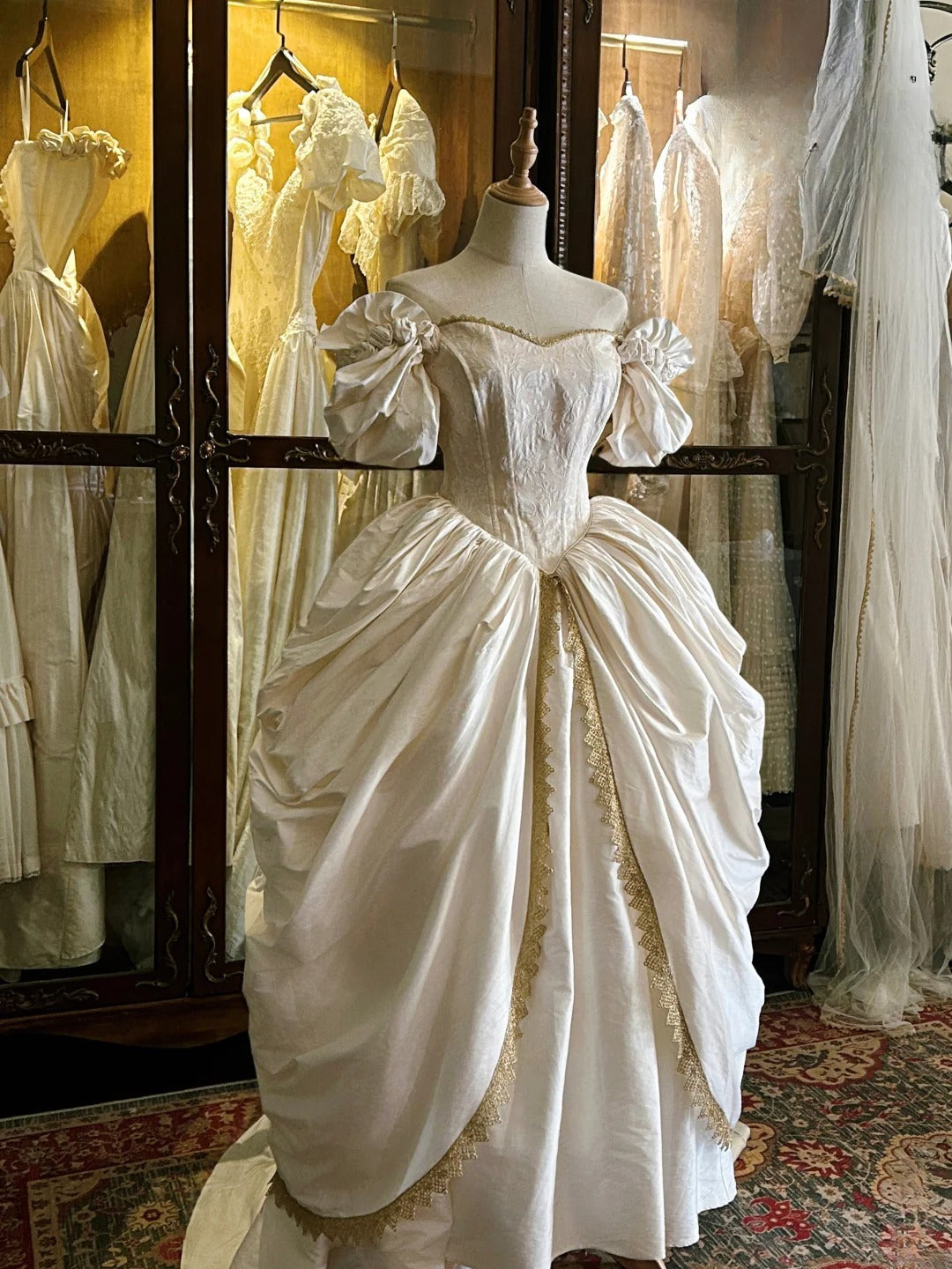 Vintage Wedding Dress Off Shoulder Pleated Wedding Dress  D3997