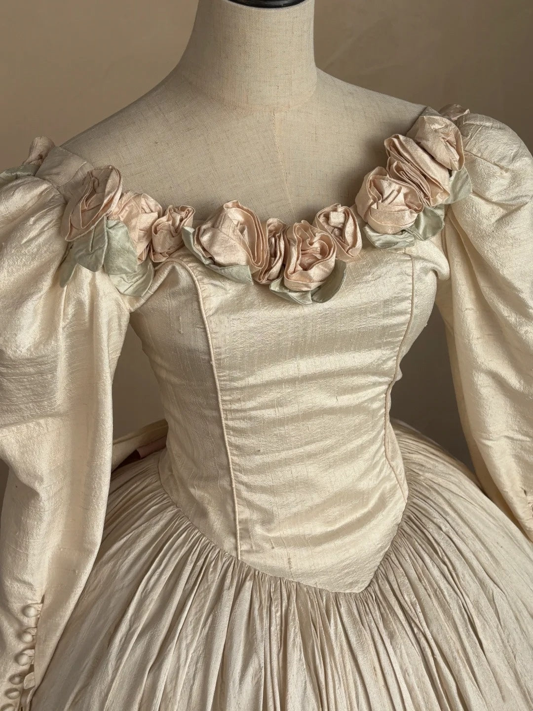 Retro Wedding Dress Crew Neck Pleated Wedding Dress  D4002