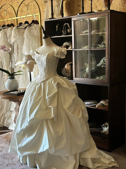 Elegant Wedding Dress Crew Neck Pleated Wedding Dress  D4004