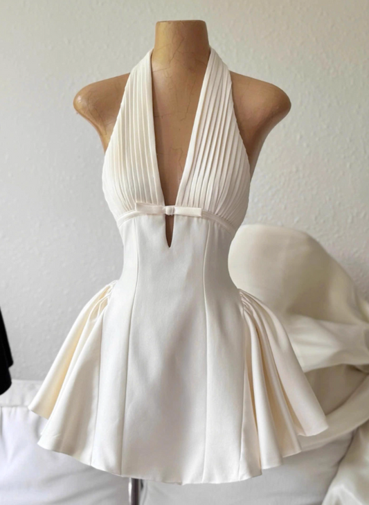 Minimalist Homecoming Dress A Line Halter Pleated Short Prom Dress Cocktail Dress Birthday Party Outfits  D4050