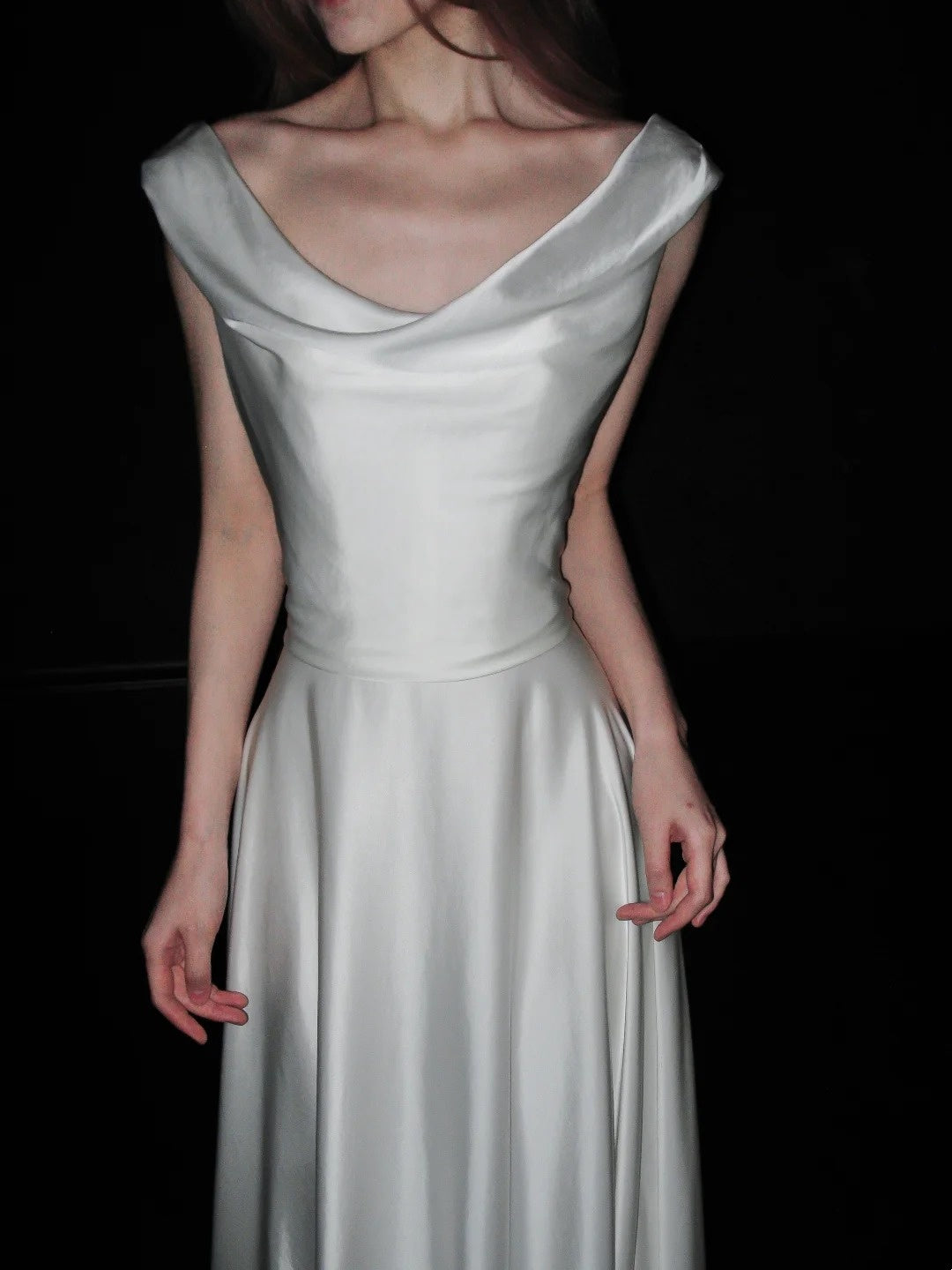 Minimalist Wedding Dress Crew Neck Pleated Wedding Dress    D4078