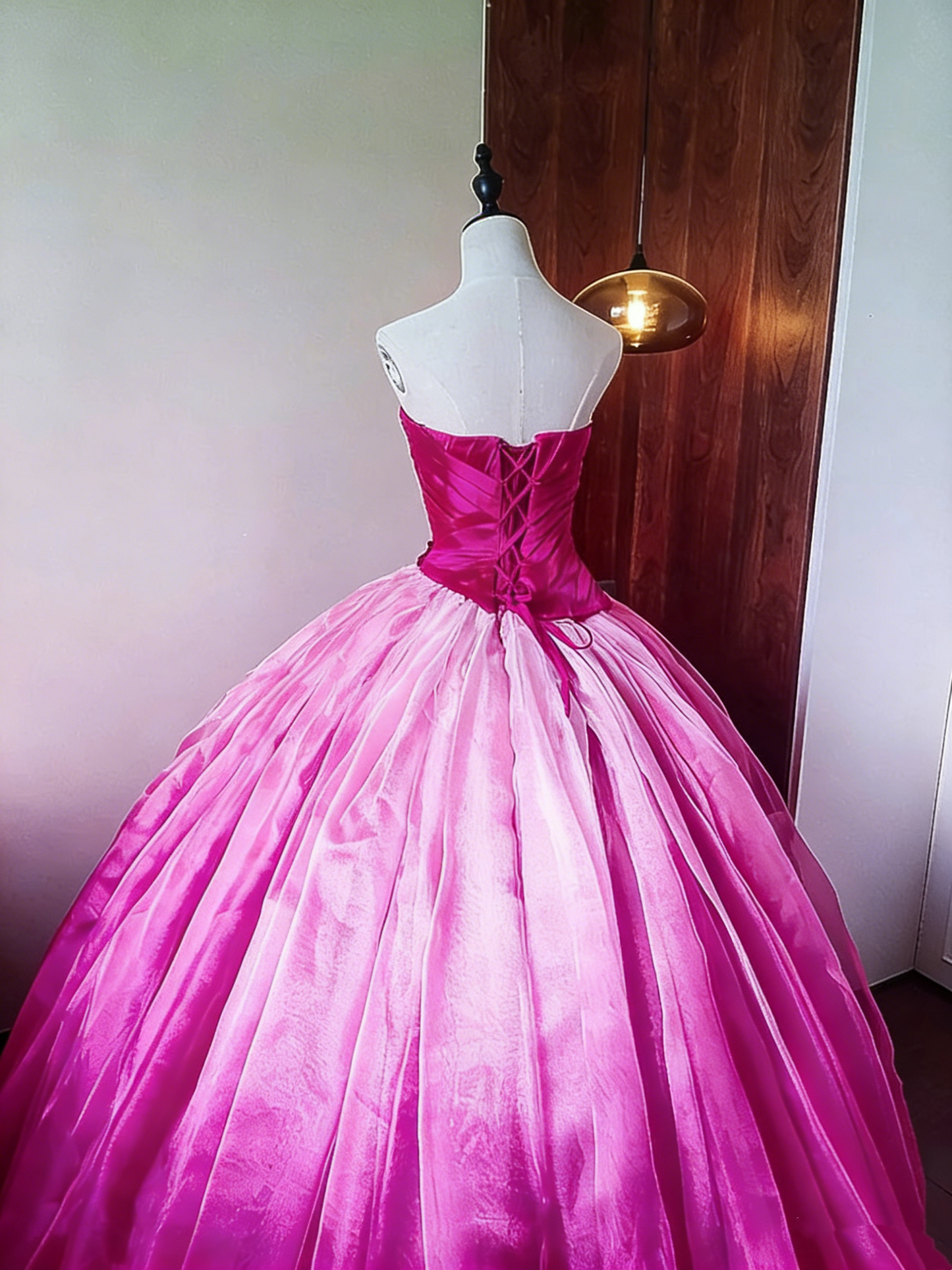 Stunning Prom Dress Strapless Pleated Ball Gown Evening Dress Quinceanera Dress Birthday Party Outfits   D4088