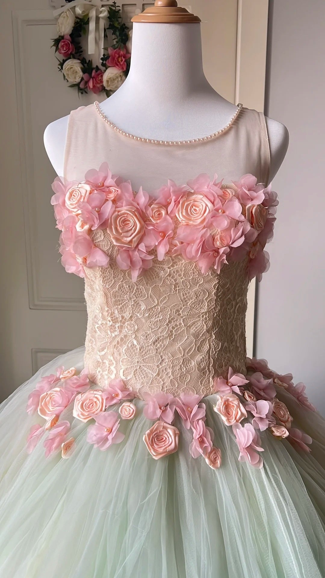 New Design Prom Dress Crew Neck Pleated Tulle Flower Ball Gown Evening Dress Quinceanera Dress     D4114