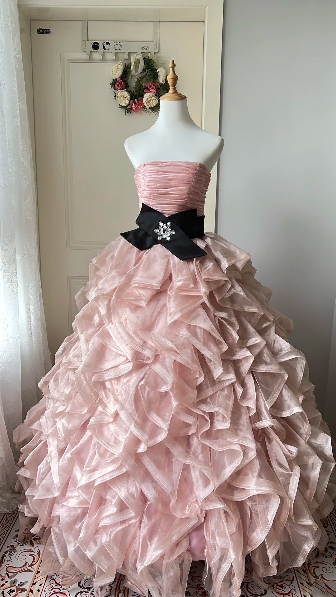 Stunning Prom Dress Strapless Pleated Tiered Ball Gown Evening Dress Sweet 16 Dress Birthday Outfits    D4116