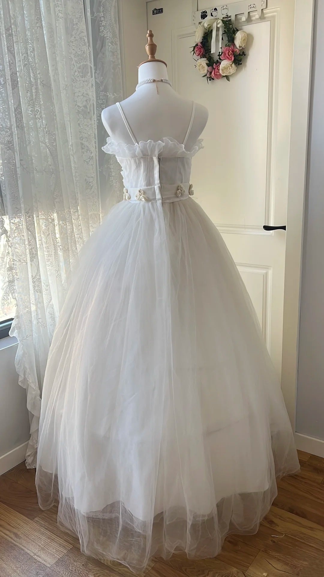 Retro Wedding Dress Spaghetti Straps Pleated Tulle Wedding Dress  D4145