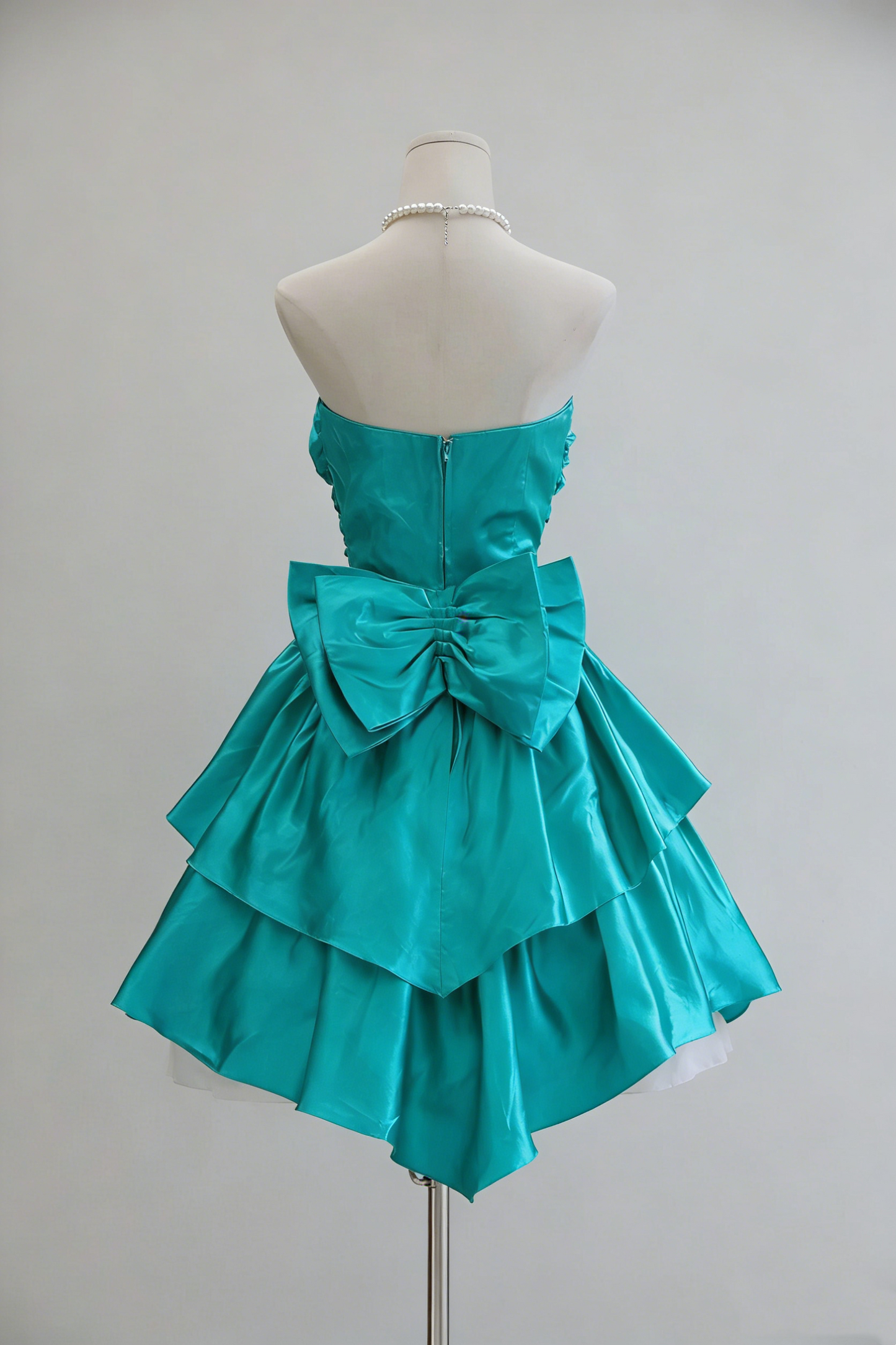 New Arrival Homecoming Dress Satin Sweetheart Pleated Short Prom Dress Birthday Party Dress Cocktail Dress    D4270