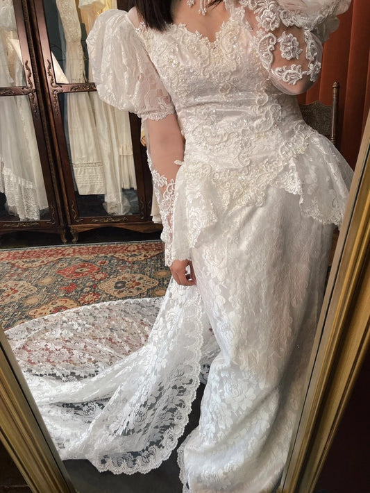 Vintage Wedding Dress V-neck Long Sleeves Pleated Wedding Dress  D4361