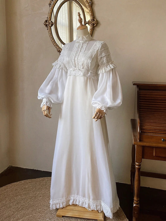 Retro Wedding Dress A Line High Collar Long Sleeves Wedding Dress  D4362