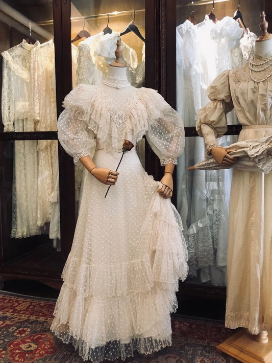 Retro Wedding Dress A Line High Collar Pleated Tulle Wedding Dress  D4364