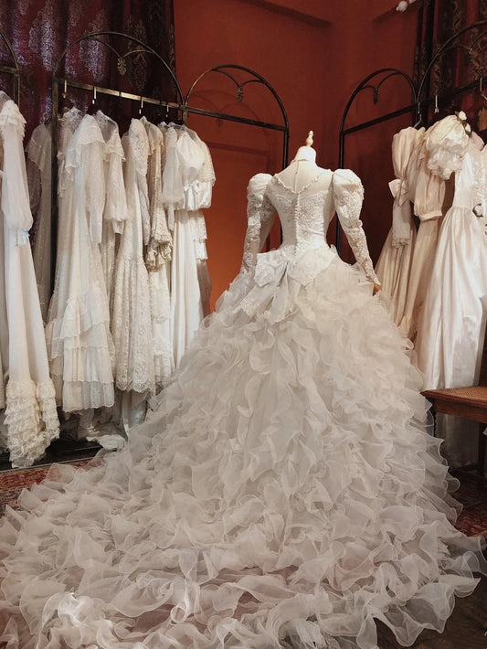 Vintage Wedding Dress Crew Neck Long Sleeves Ruffle Wedding Dresses   D4366