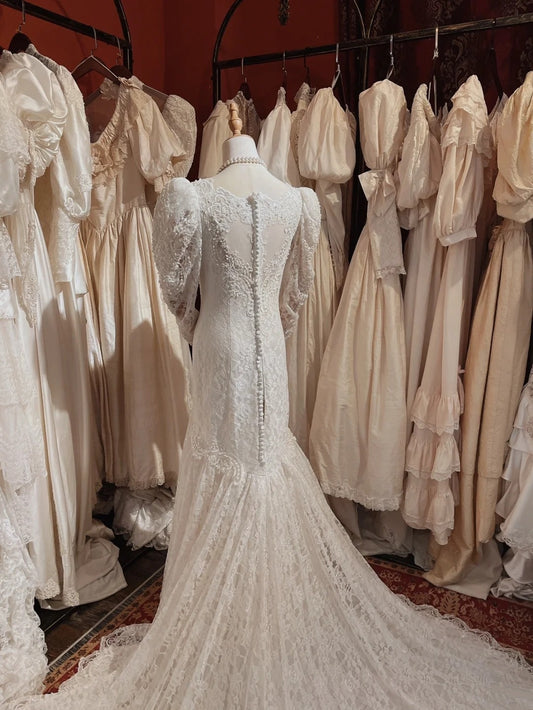 Vintage Wedding Dress Asymmetrical Neck Long Sleeves Mermaid Wedding Dresses   D4367