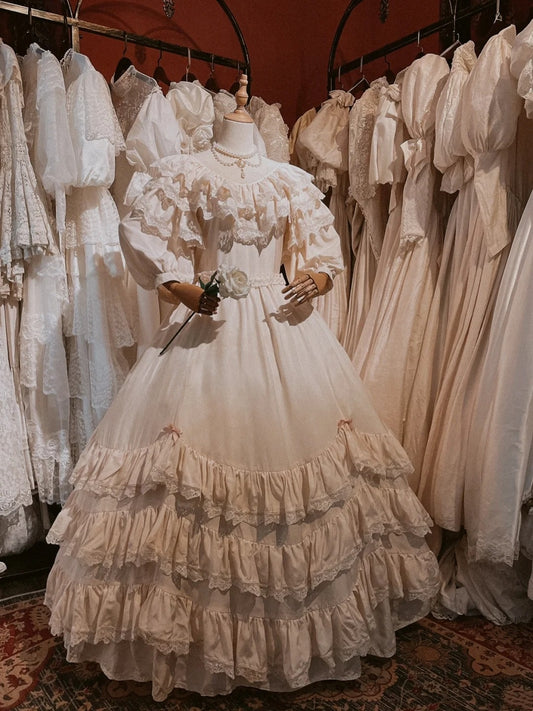 Retro Wedding Dress V-neck Pleated Tiered Wedding Dress  D4374