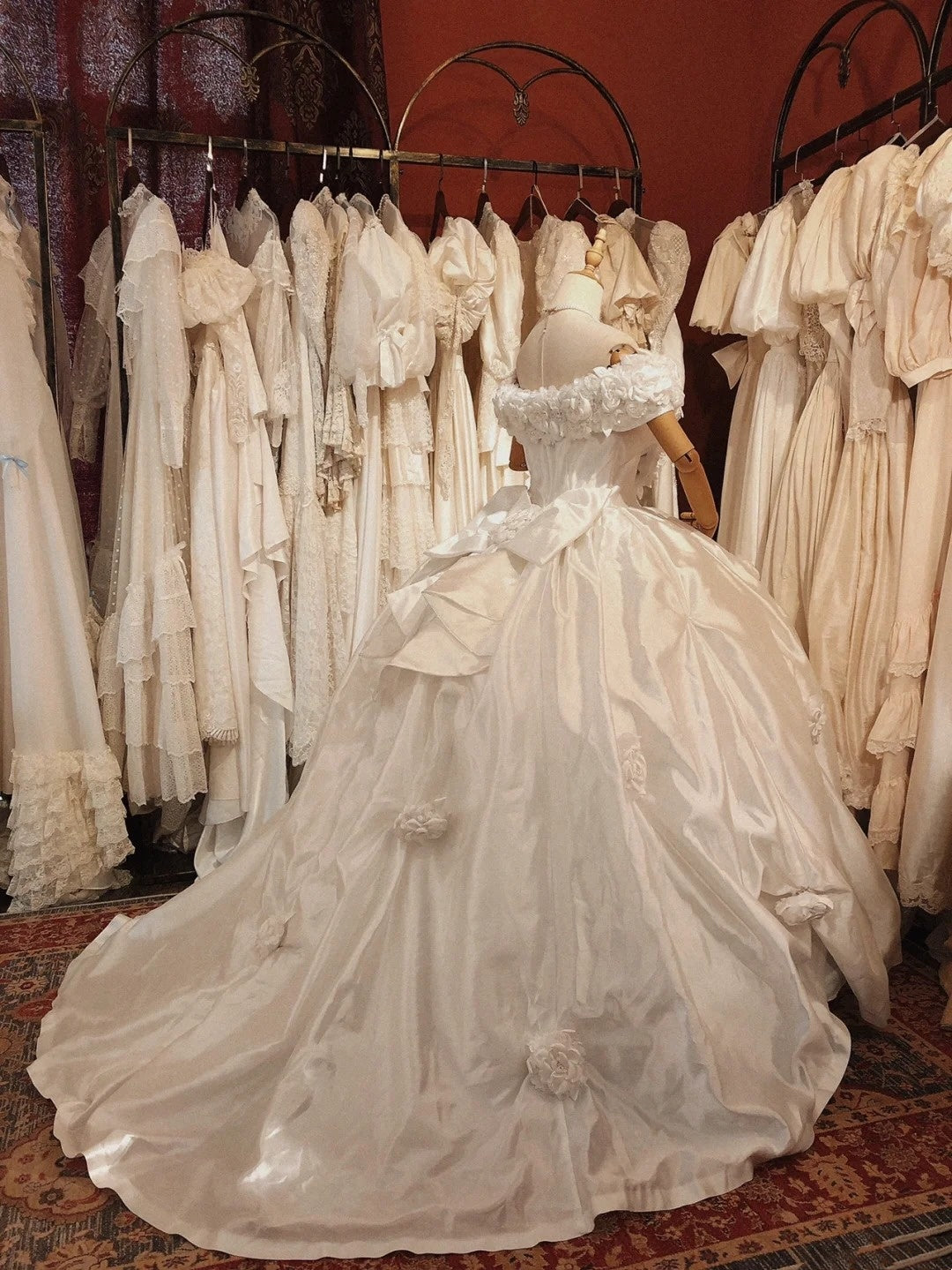 Elegant Wedding Dress Off Shoulder Floral Pleated Wedding Dress  D4390