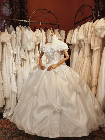 Elegant Wedding Dress Off Shoulder Floral Pleated Wedding Dress  D4390