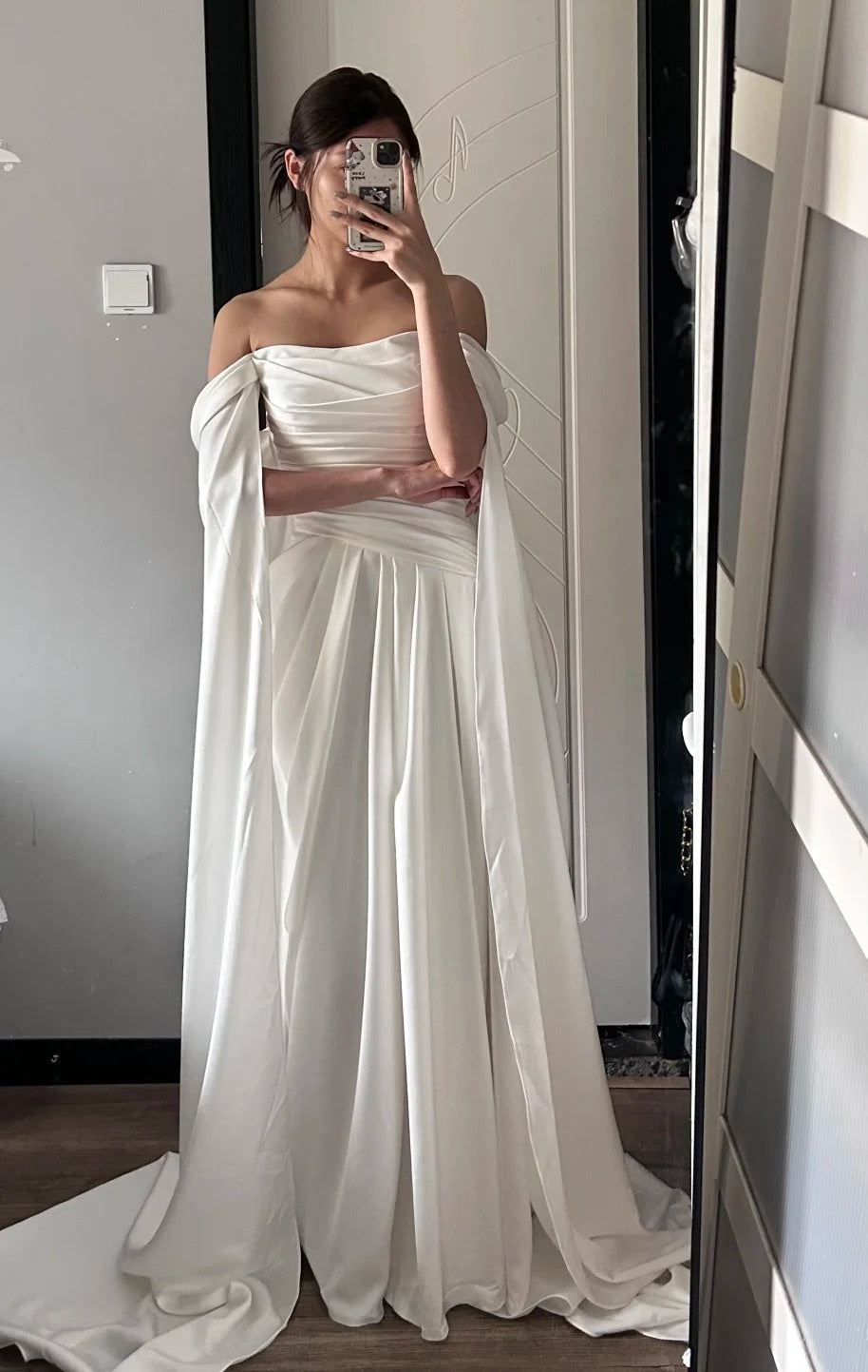 Minimalist Wedding Dress Off Shoulder Pleated Wedding Dress  D4496