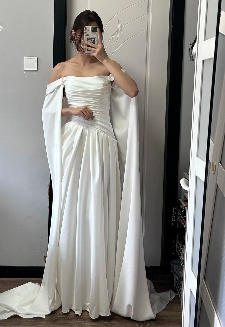 Minimalist Wedding Dress Off Shoulder Pleated Wedding Dress  D4496