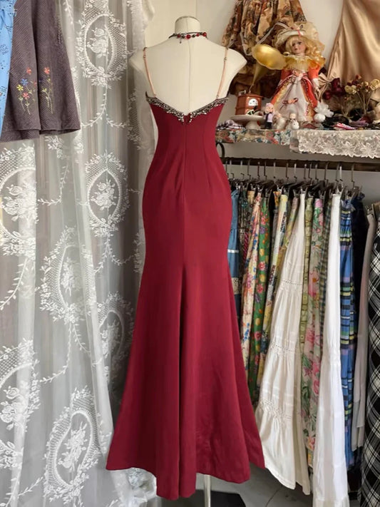 Robe de soirée longue style sirène bordeaux à col en V et dentelle, MD7906