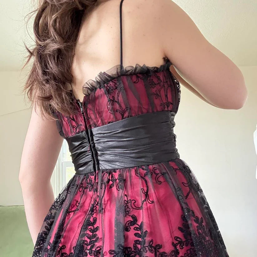 Retro Burgundy Spaghetti Strap Applique Sequin Design A-line Chiffon Satin Party Dress Homecoming Dress D1574